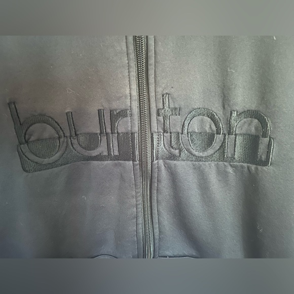 Burton hoodie with pockets EUC - Size medium black hoodie - snowboard ski wear - Picture 2 of 4